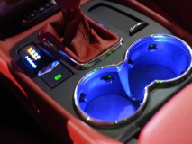  ドリンクホルダーのLEDも打ち替えました。 
