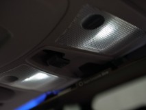  室内灯をLEDに交換する際は、キャンセラー内蔵タイプを使用しないと、車両側で不具合が生じる可能性があります。 