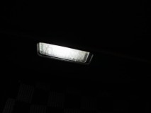  フットランプについても、室内灯と同様にキャンセラー内蔵タイプのLEDが必須となります。 