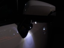 XV ハイブリッドのLED加工・装飾いろいろ サイドビューカメラも仕込み、駐車時や狭い道での安全確認をサポートします。