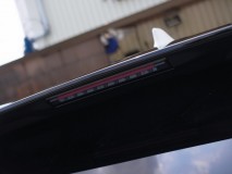 60ハリアーのハイマウントストップランプ交換 スモールランプは、スイッチ付きの配線から電源を引き込んで接続しました。昼間でもその光量がほとんど気にならないほど、自然に点灯しています。
