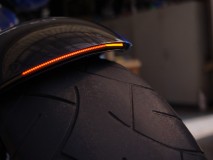 ハーレーのテール&ウィンカー加工 テールランプも、スモール、ブレーキ、ウィンカーのすべてにおいて、LEDの光源が直接見えるタイプへと変更いたしました。