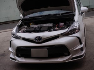 プリウスアルファーのアイラインデイライト化