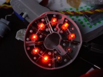 郵送修理依頼が増えてきました。 こちらもLEDの一部が消耗していました。10年以上経過しているため、寿命が来たのでしょう。このテールランプも新品だと3万円以上するそうです。