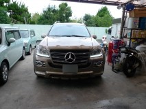 GLS550 Mercedes-Benzのヘッドライト加工 昼間のデイライトはとても純正っぽく、自然な見た目になっています。