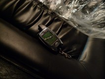 マスタング コンバーチブルのエンジンスタータと他LED・HID作業 今回取り付けたエンジンスターターはバイク用のもの。お客様的にはエンジンがかかればなんでも良いということでしたため、今回余っていたバイク用で代用しました。