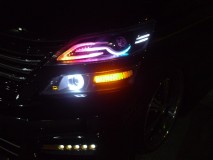 Frespoヴェルファイアのコンプリートヘッドライト加工 上のLEDはNeoPixel RGBを採用。