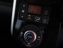  エアコンパネルには超極小チップが使われていますので、打ち替えにはかなりの技術が必要です。 
