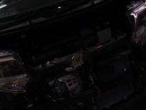  ホーンはバンパーを外して行います。スペース的にはホンダのNBOXよりも余裕がありました。 