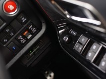 G's VOXYの室内パネル全LED打ち替え エアコンパネル以外のスイッチ類は比較的簡単に取り外せます。使用されているチップは極小タイプでした。