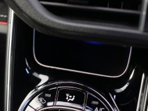 G's VOXYの室内パネル全LED打ち替え 小物入れの部分にはELチューブを施工しました。