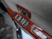  スイッチ類も水色に統一するため、白色打ち替え後にフィルムで色付けします。 