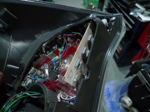 社外品のプリウステールランプ修理