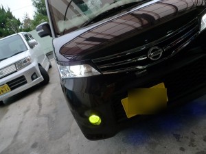日産ルークスのフォグランプイエローLED取付