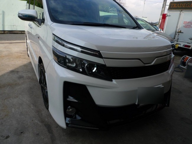 G'sヴォクシーのデザインプレート取付 G'sヴォクシーのデザインプレート取付
