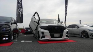 ドレフェス関西2016でアルファード部門堂々の第1位獲得！！だそうです・・・。