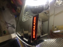エスカレードのヘッドライト加工 キャデラックのイメージカラーの黄色・赤・黒・青を考慮。今回リングを白にしたため青がなくなってしまった