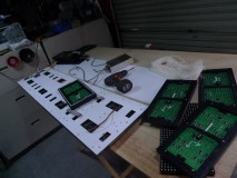 LED看板の制作 元々のオレンジLEDパネルを外して白色のものに変更。