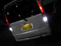  バックランプは明るめのものに変更 