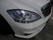 W221メルセデスのヘッドライト修理 後は再発しないことを神様にお祈りするのみです。
