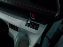 シエンタのフォグランプユニット取付 スイッチは元々の空きの部分に取付けましたが、かなり緊張感のある作業になりながらも、無事に完成させることができました。