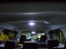 シエンタのフォグランプユニット取付 室内灯についても明るくLED化させていただきました。