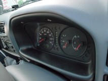 ボンゴバンにナビ移植(ストラーダ) 車速信号はメーター裏のコネクターから取りました。上段左から5番目の空きポートに配線を指して取り出します。