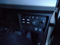  このあたりのスイッチにはT3のLEDが使われています。そのまま使うとムラが出てしまうため、ひと工夫すると均一にムラなく光ります。 