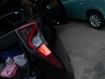 50プリウスのブレーキ増設加工とフロントデイライト化 通常ブレーキは一番下だけです。