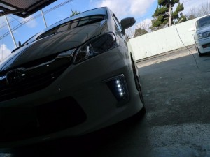 フリードに1.5W☓８デイライト施工