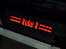 COPEN(コペン)Robe Sのサイドステップガーニッシュの取付 後は表に作ったデザインプレートを貼り付けてLEDを照射すれば完成。表面はカーボン仕上げです。