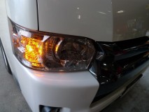 4型ハイエースのLED打ち替え ウィンカーも超絶明るいLEDを採用しました。