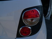 テールランプはシングル球。電圧でスモール&ブレーキを制御。LED化は問題なし。ウィンカーは前後に抵抗が必要。バック&バックフォグは抵抗不要。 