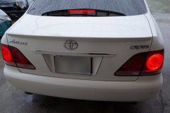 18クラウンアスリートのテールランプ修理 今回運転席側を修理しましたが、純正品とほぼ同じ色・明るさで、違和感なくGOODです。