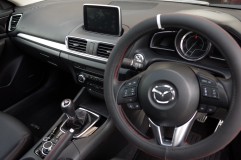  このコクピットは欧州車そのものです。 