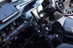  あいかわらずこの車はエアコンパネルまでが遠いですね。なかなか大変です。 