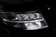 新型ルーミーの内装パネルLED打ち替え まるでコンセプトカーみたいなヘッドライト。こんなかっこいいライトデザインされたら僕らのやることが・・・。