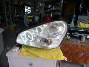 ５０シーマの加工ヘッドライト修理