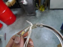 50シーマの加工ヘッドライト修理 コーキングがバリバリのヘッドライトを再殻割りして、リング交換です。
