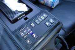 18クラウンのインパネのLED打ち替え(白色化) どうやらフルオプションの車のようです。今まで見たことのないスイッチもありました。