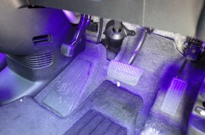 NBOXカスタムのフットランプイルミ施工