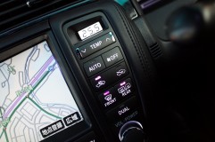 18ゼロクラウンのエアコンパネル他のLED全打ち替え(ホワイト化) 基本は白を基調にインジケータやアクセントでピンク色を使いました。