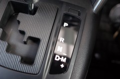 CX-5の打ち替え他LED交換 シフトゲートはオレンジの着色がされているので、アクリルにレーザー彫刻機で白色で制作します。