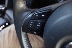 CX-5の打ち替え他LED交換 この車の最大の難関はエアバック外し。おおよそ1時間はかかったでしょう。専用ツールがあるらしいのですが・・・。