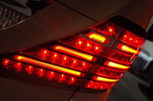 ヴァレンティ製２０系アルファードテールランプ修理