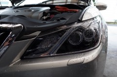 210系クラウンマジェスタのヘッドライト加工 マジェスタは初めて触りますが、ヘッドライトはLEDでプロジェクターもダブルです。