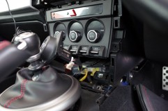 BRZのエアコンパネル・スピードメーターLED打ち替え ここまで来るのに結構いろんなパネルをバラします。