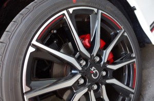 G’sVOXYのキャリパー塗装とフットランプイルミ施工