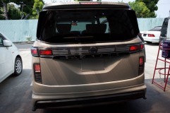 NISMO エルグランドのテール加工とウィンポジ&フォグLED 今回も前回同様テール全灯化しました。