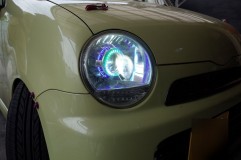 ムーヴラテのヘッドライトカスタム ヘッドライトが大きめなので、プロジェクターも大きめのものをチョイスしました。